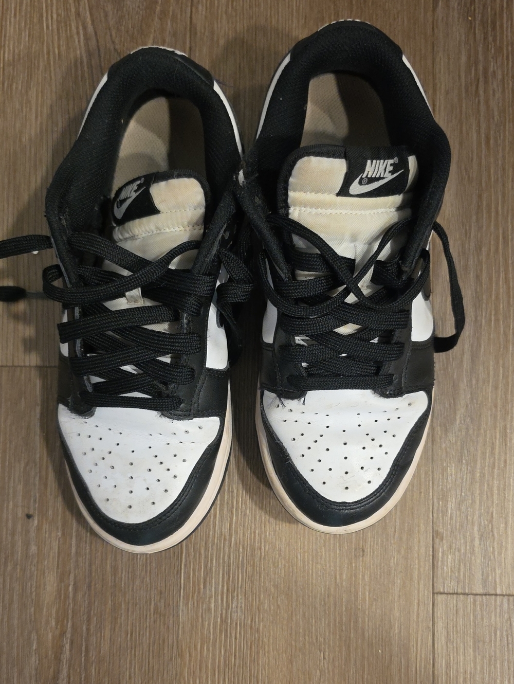 Nike Black and White Men's Low-Top Sneakers